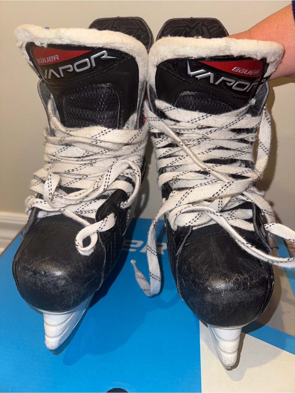 Bauer Vapor Youth Hockey Skates Size 2 - Picture 4 of 9